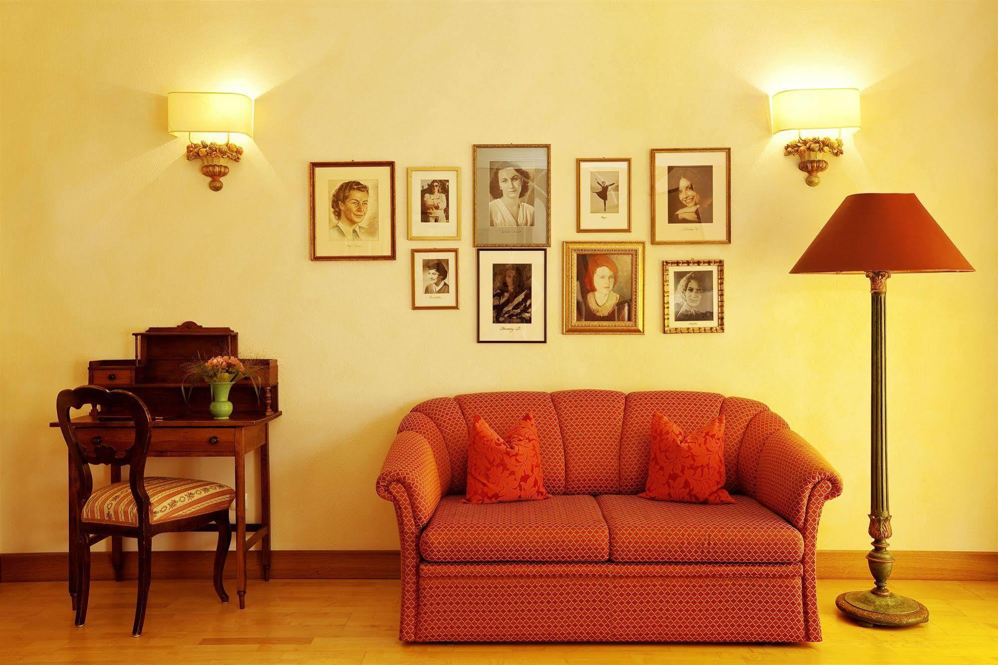 Hirsch Hotel 4*